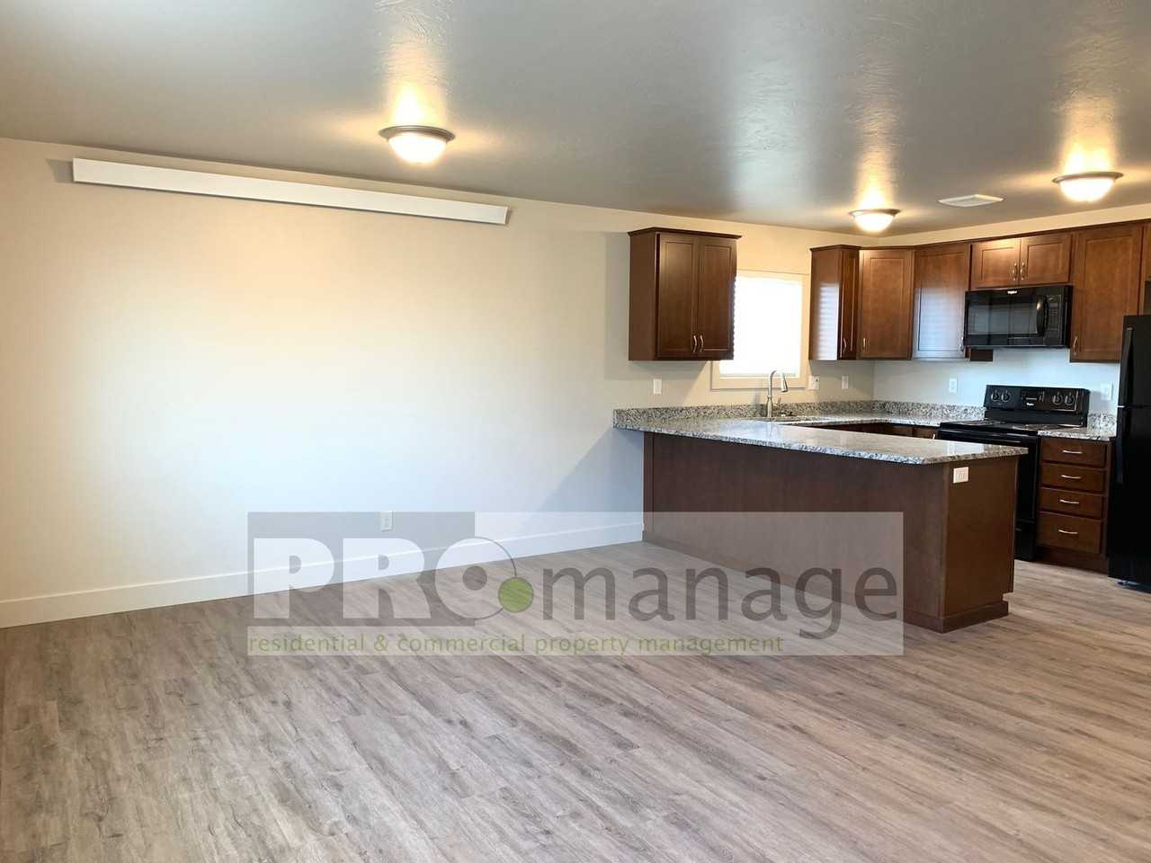 687 Caribou St. - Photo 2 of 16