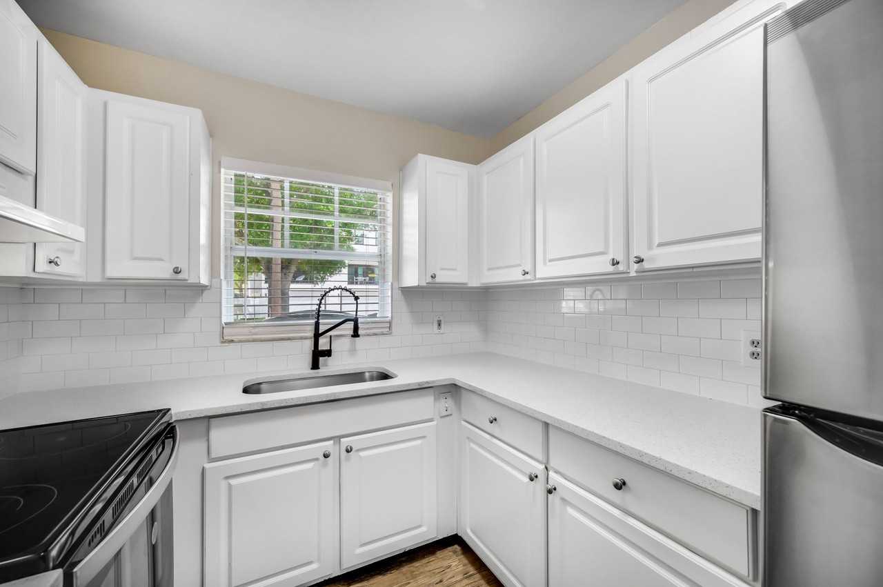 406 S Westland Ave - Photo 7 of 21