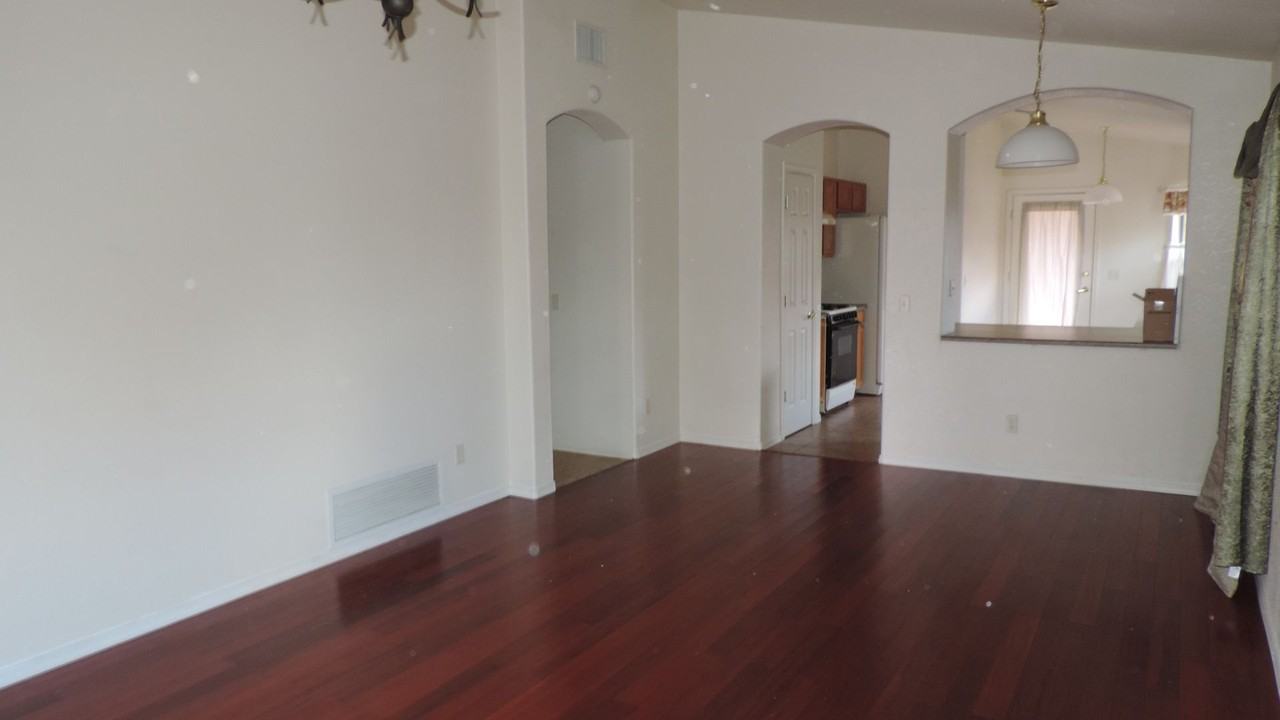 954 Escondido Dr - Photo 3 of 19