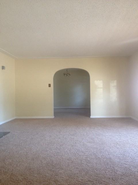 600 E 14th St - Photo 5 of 27