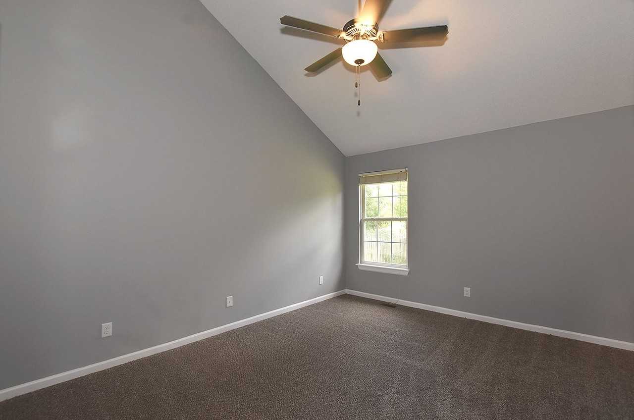 13650 Hunter Dr - Photo 6 of 26
