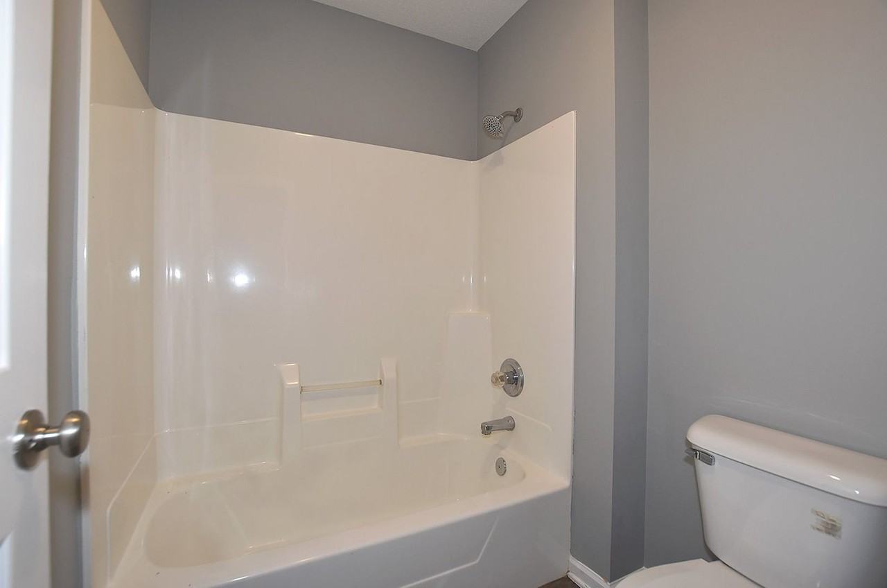 13650 Hunter Dr - Photo 5 of 26