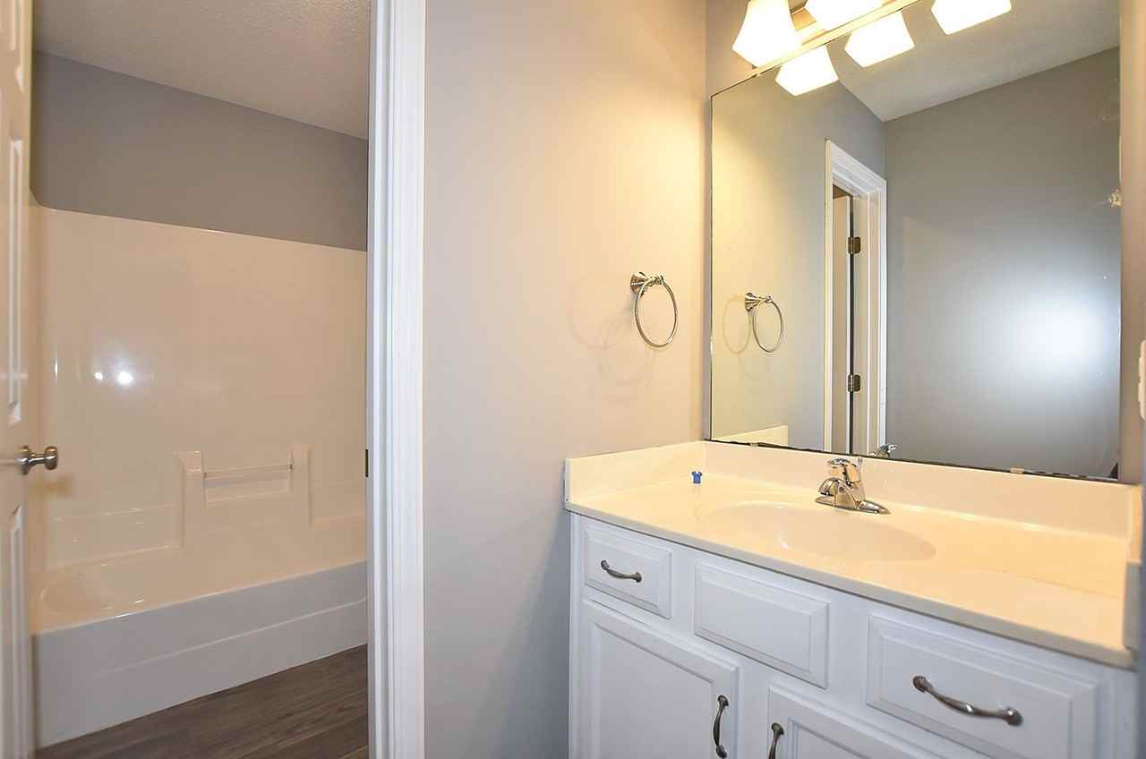 13650 Hunter Dr - Photo 4 of 26