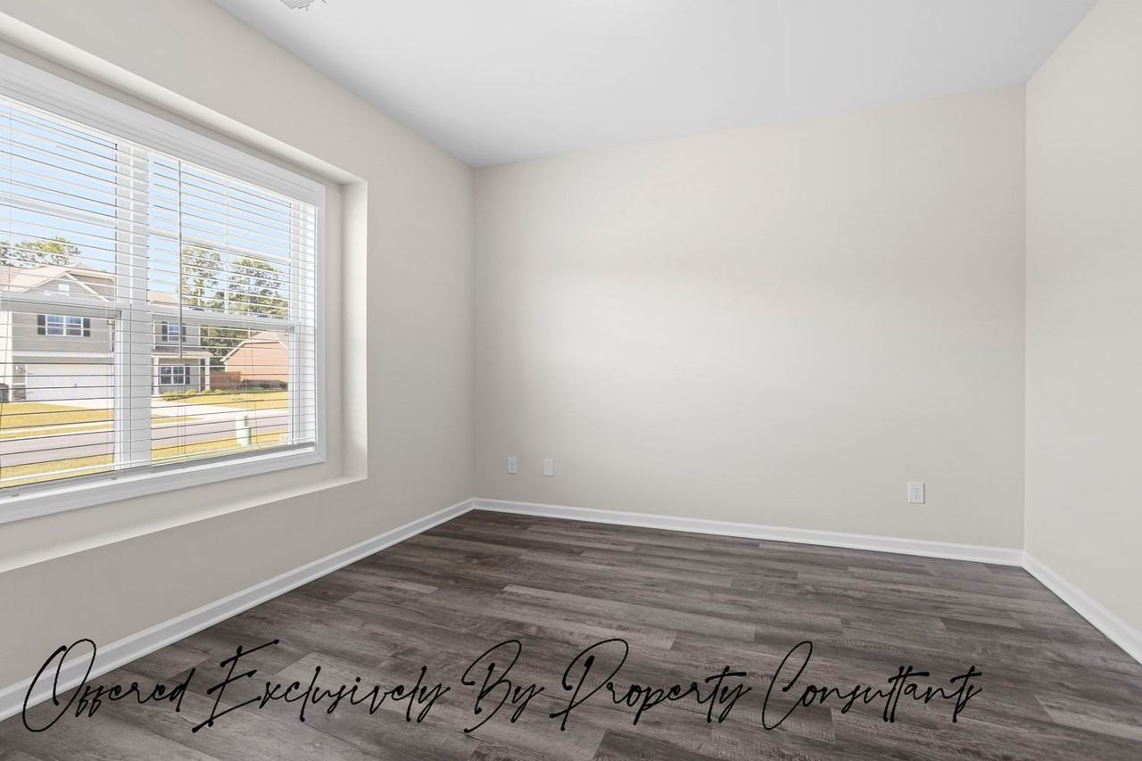 13 Spinney Ct - Photo 3 of 33