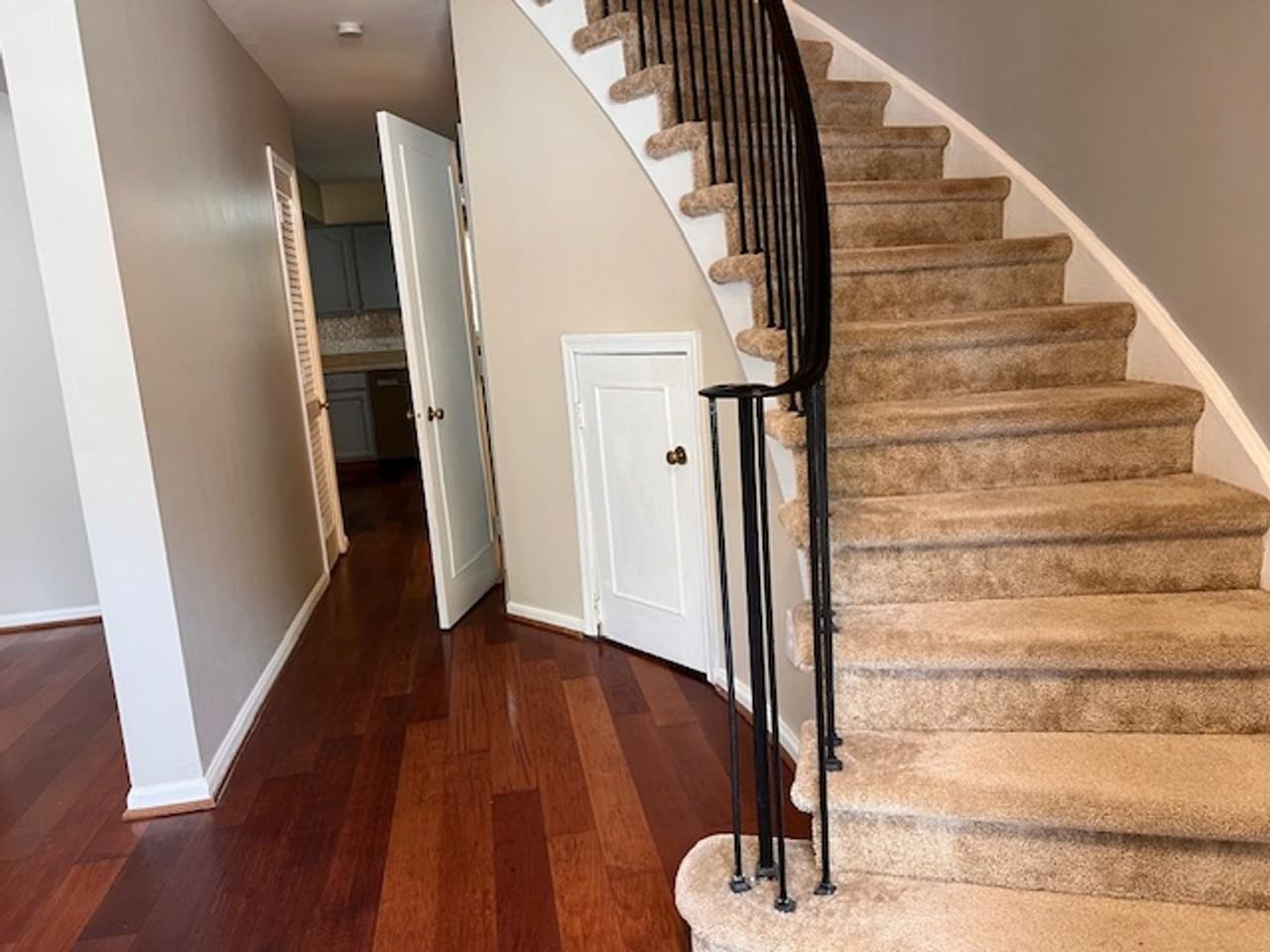 8501 Westover Ct - Photo 3 of 20