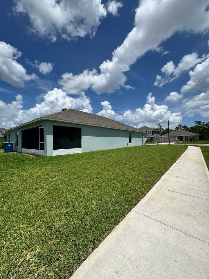 1066 Dania Cir Ne ##Ne - Photo 4 of 50