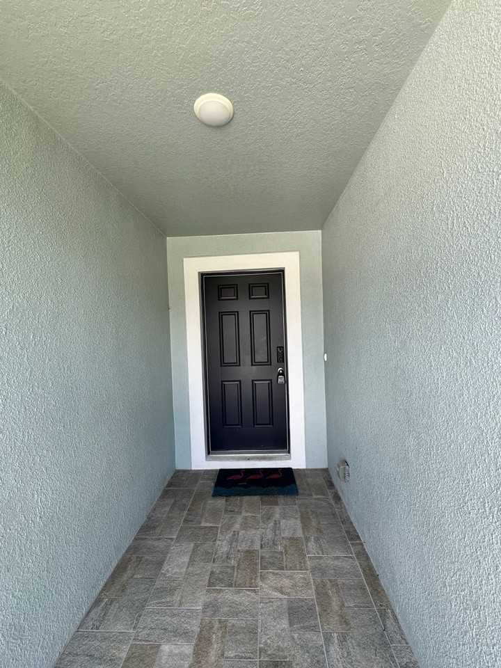 1066 Dania Cir Ne ##Ne - Photo 5 of 50