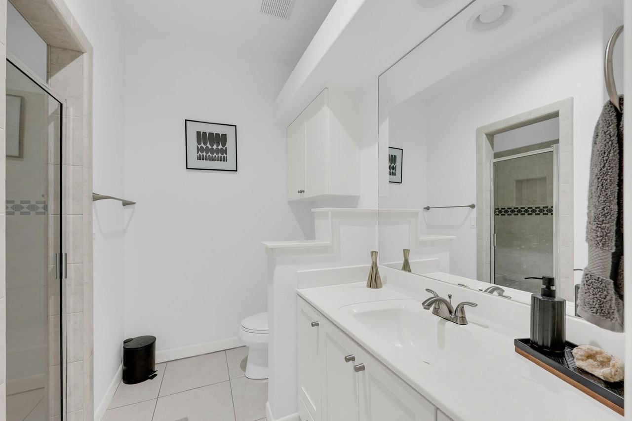 612 E Thornhill Ave - Photo 5 of 21