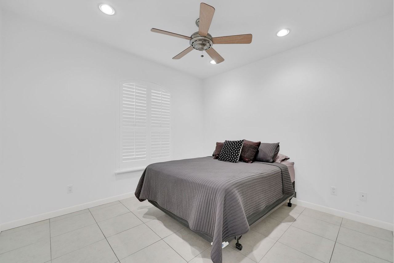 612 E Thornhill Ave - Photo 6 of 21