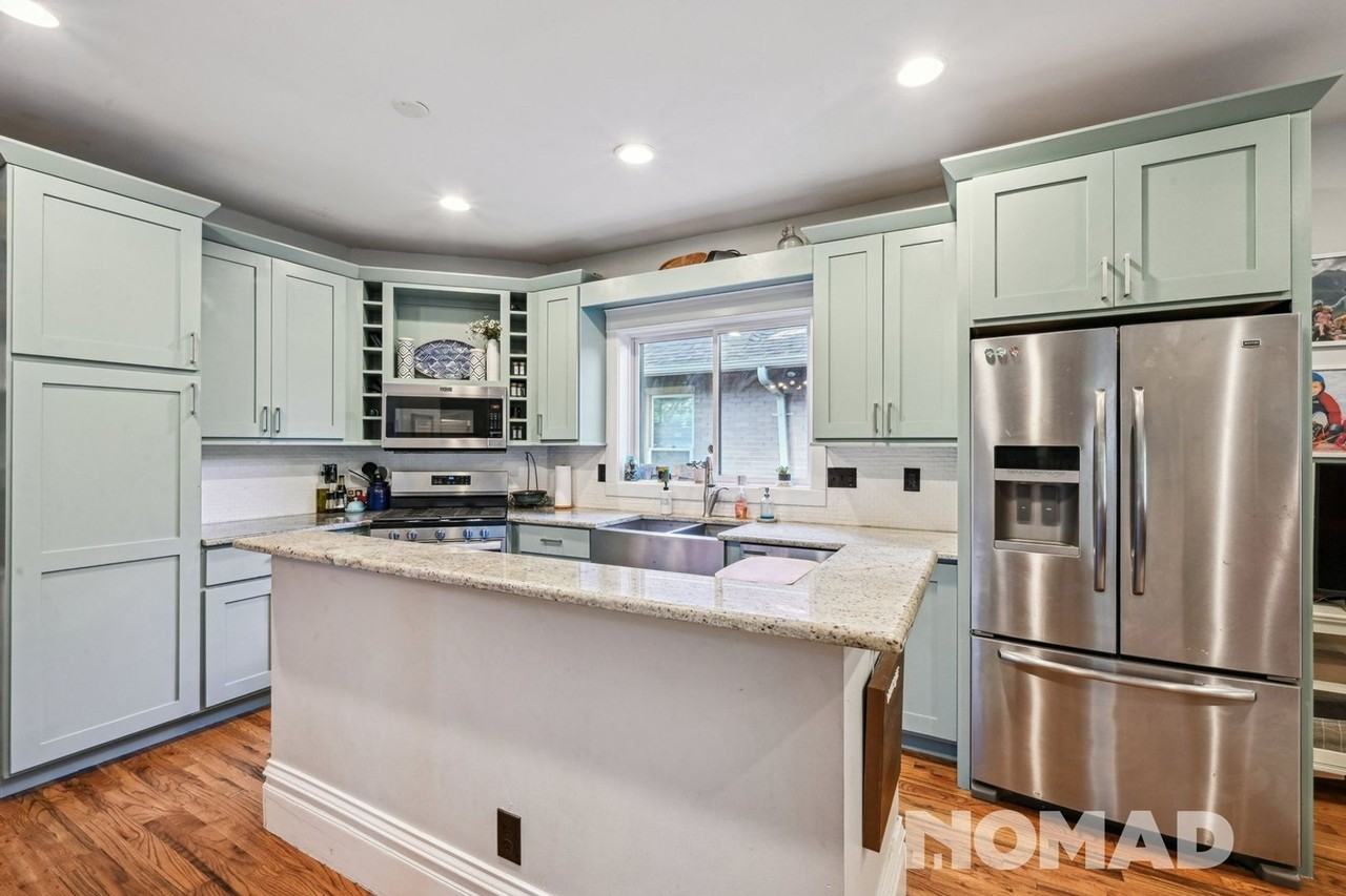 220 S Emerson St - Photo 5 of 34