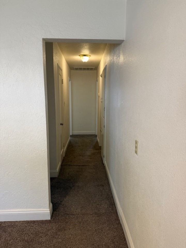 1320 Wilson Ave - Photo 7 of 19