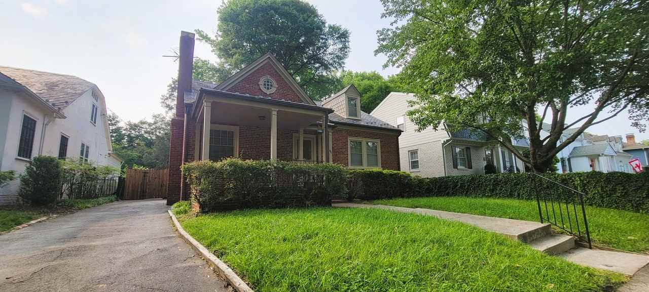 330 Albemarle Ave - Photo 2 of 45