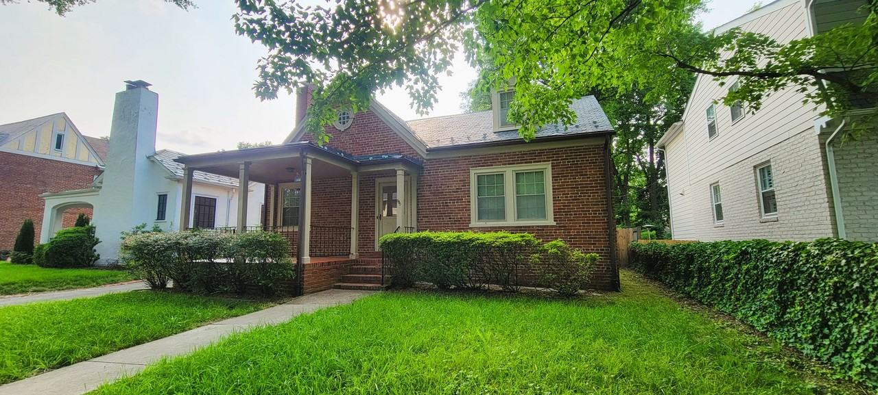 330 Albemarle Ave - Photo 3 of 45