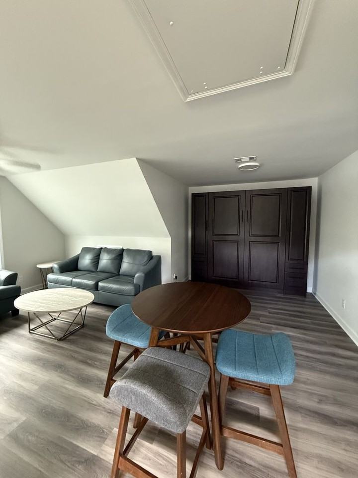 209 Briarcliff Ln - Photo 6 of 9