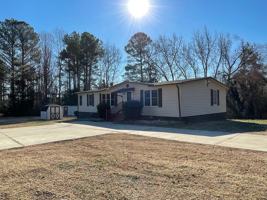 featured image of 208 Country Club Rd