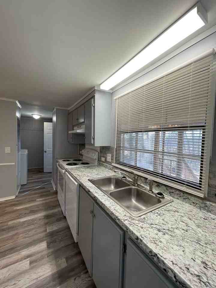 208 Country Club Rd - Photo 3 of 12