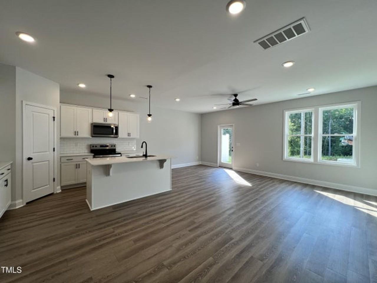 69 Calluna Dr - Photo 4 of 16