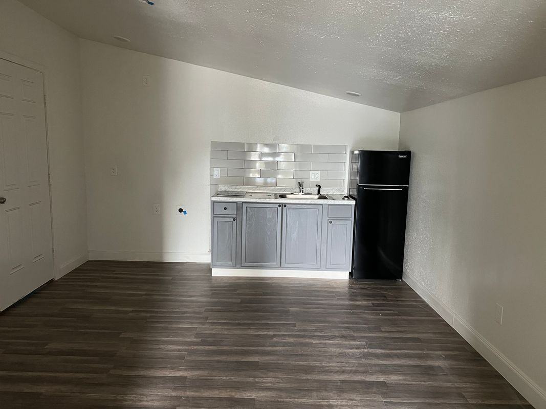 201 Eastwood Unit 3 Street, 3 ##3 - Photo 3 of 13