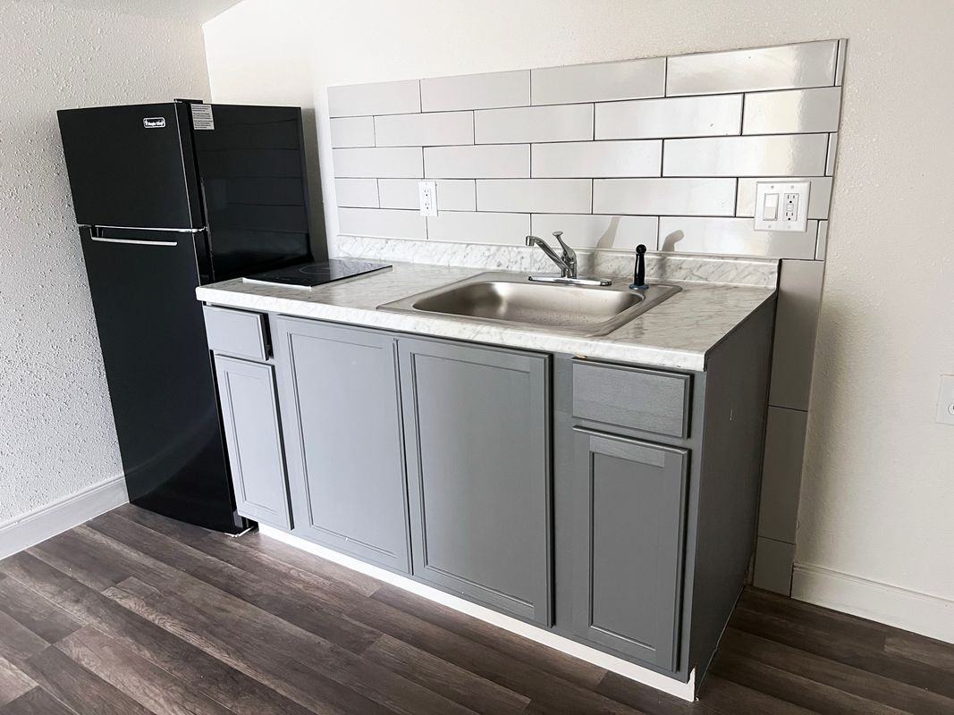 201 Eastwood Unit 4 Street, 4 ##4 - Photo 3 of 10