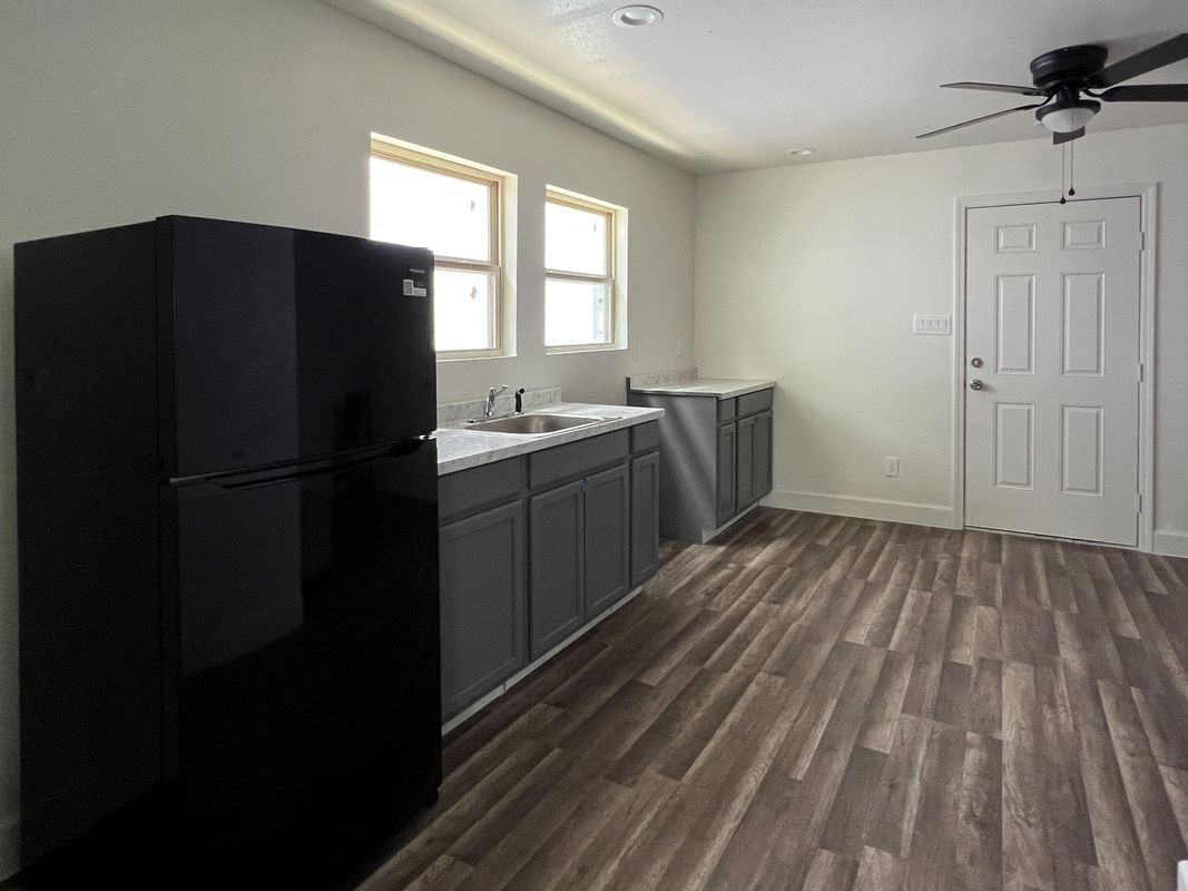 201 Eastwood Unit 5S Street, 5 ##5 - Photo 3 of 16