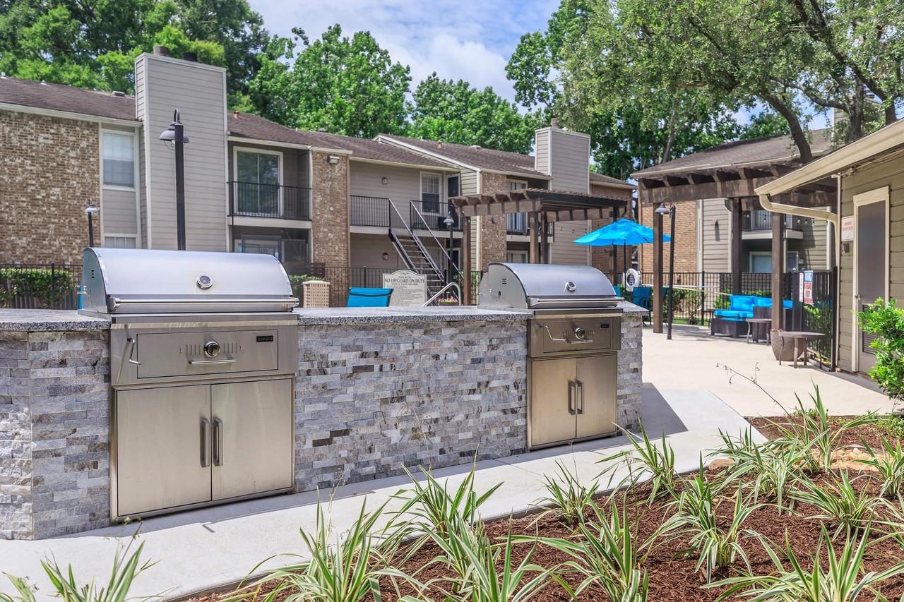 Oak Run Manor - Photo 5 of 24