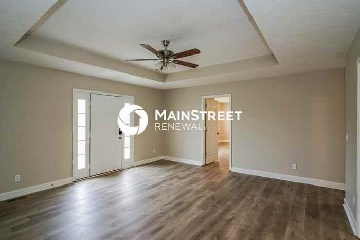 1011 Coulsons Ct - Photo 3 of 17