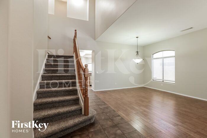 5221 S 53rd Ave - Photo 3 of 15