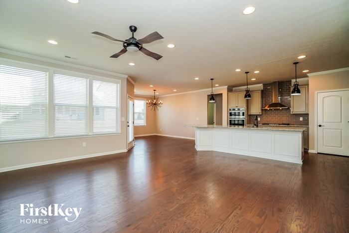 5364 Booker Dr - Photo 2 of 14