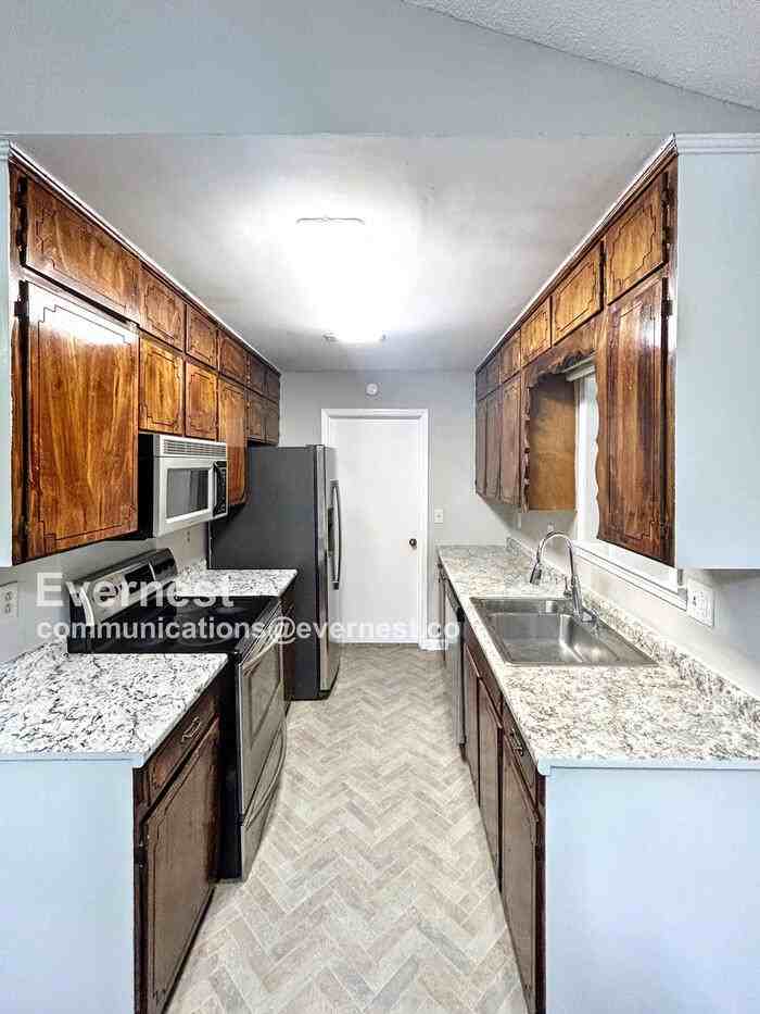 105 Meadowlark Pl - Photo 2 of 15