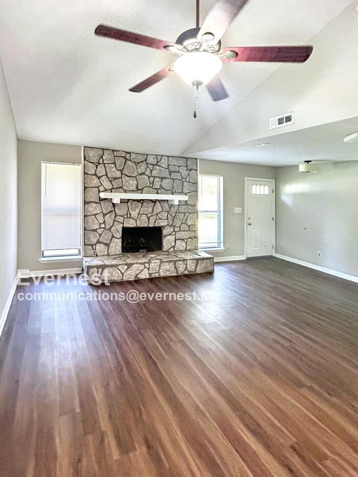 105 Meadowlark Pl - Photo 3 of 15