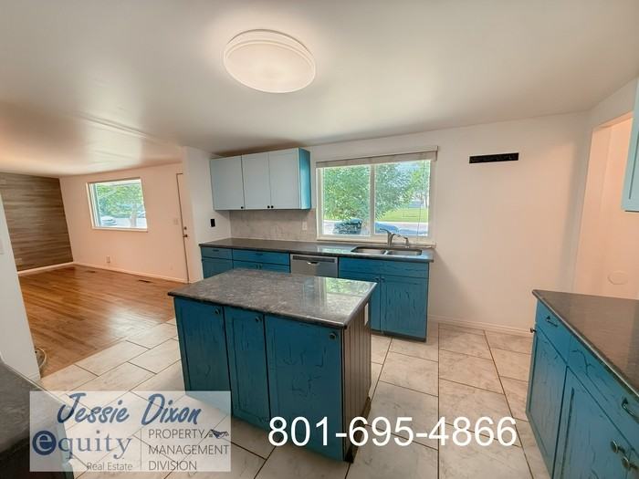 666 E 675 N - Photo 3 of 31