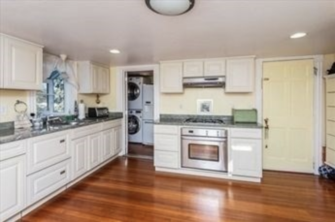 116 Central St #J - Photo 2 of 11