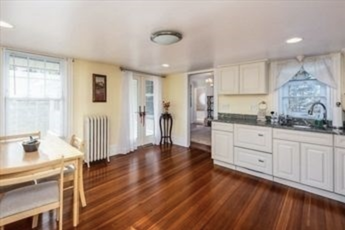 116 Central St #J - Photo 3 of 11
