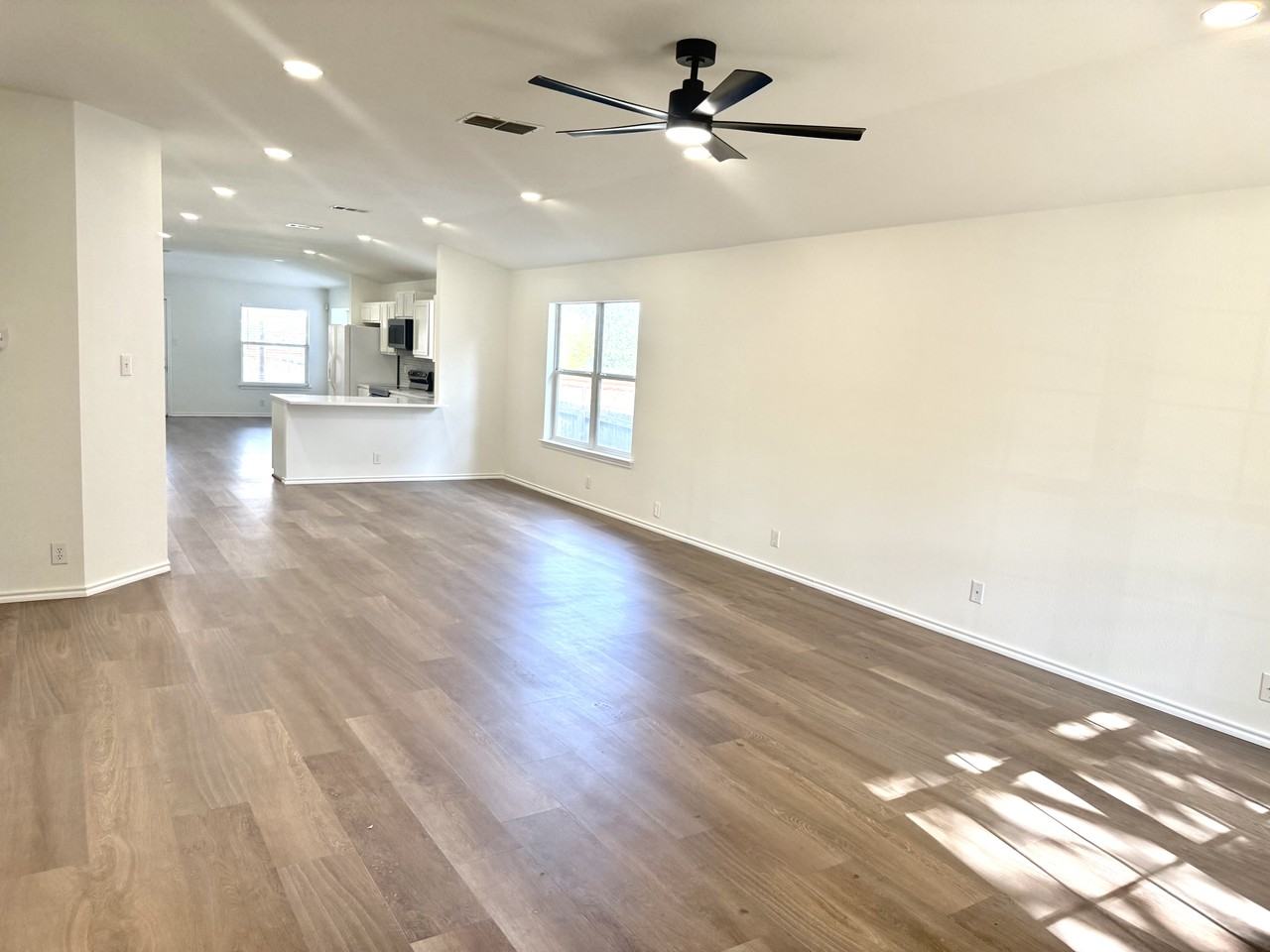 1406 Cougar Country #NA - Photo 5 of 9