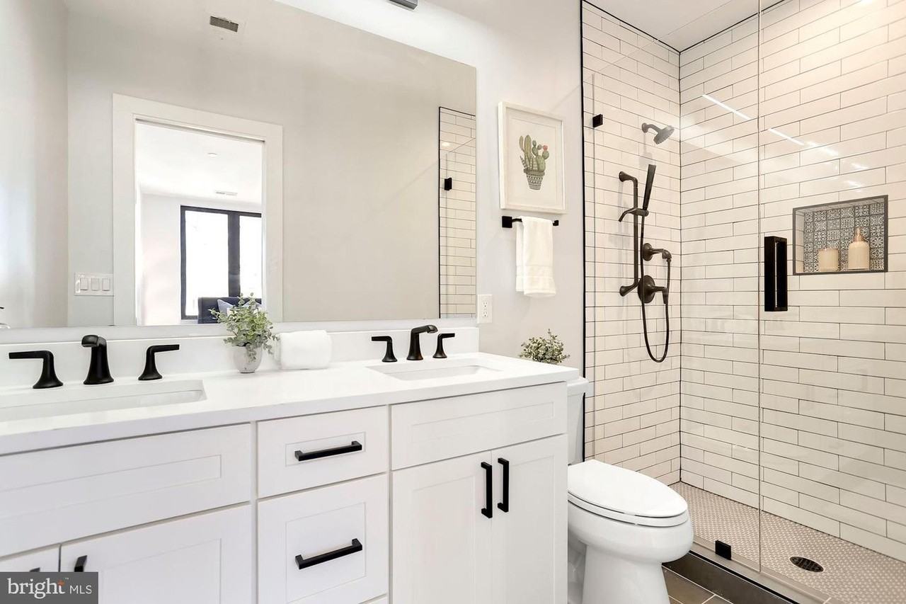 2612 University Pl Nw #1 - Photo 5 of 20