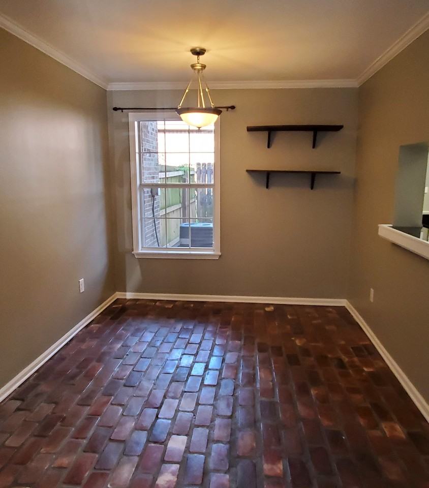 4624 Parkoaks Dr #21 - Photo 3 of 12