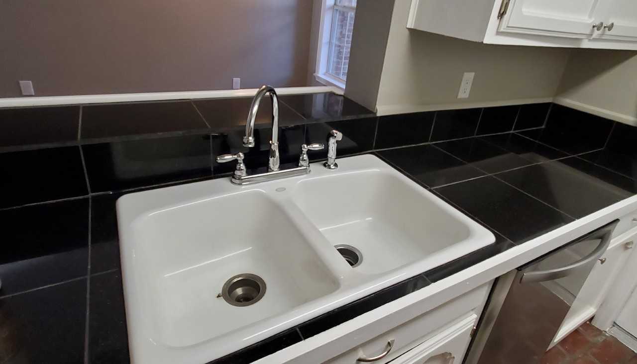 4624 Parkoaks Dr #21 - Photo 7 of 12