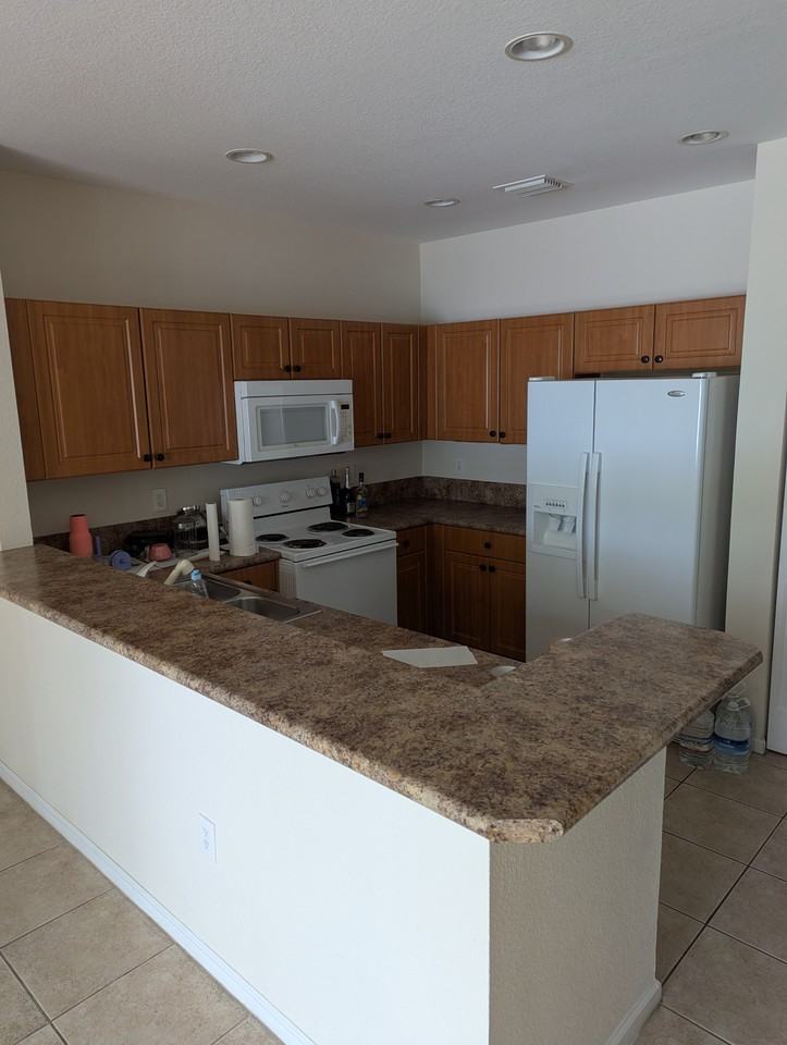 2574 Sw 82nd Ave #2574 - Photo 3 of 7