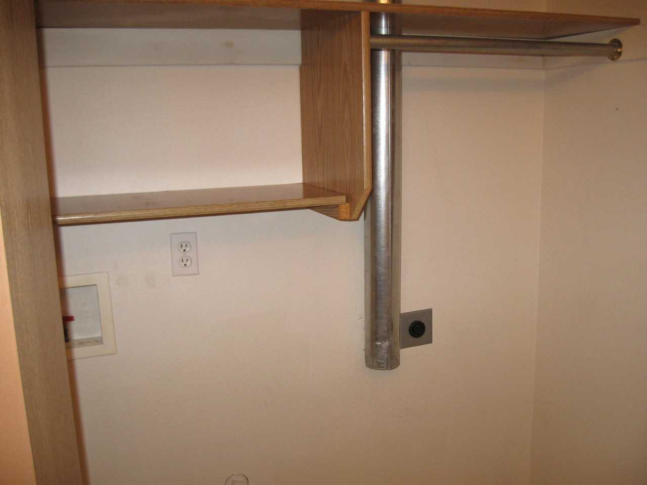 7025 Freedom Ct #B - Photo 3 of 9