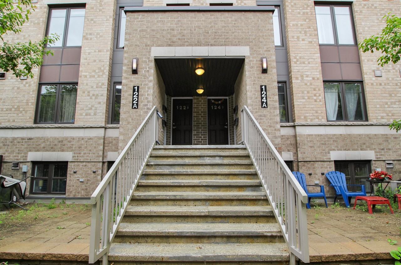 122 Lindenshade Drive #B - Photo 3 of 26