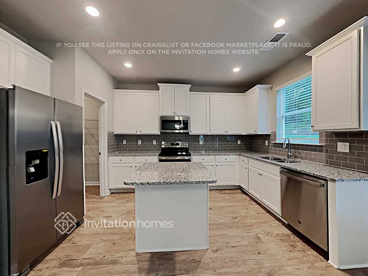 7454 Faith St - Photo 6 of 15