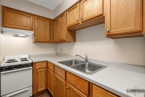 featured image of 946 W Macarthur Ave