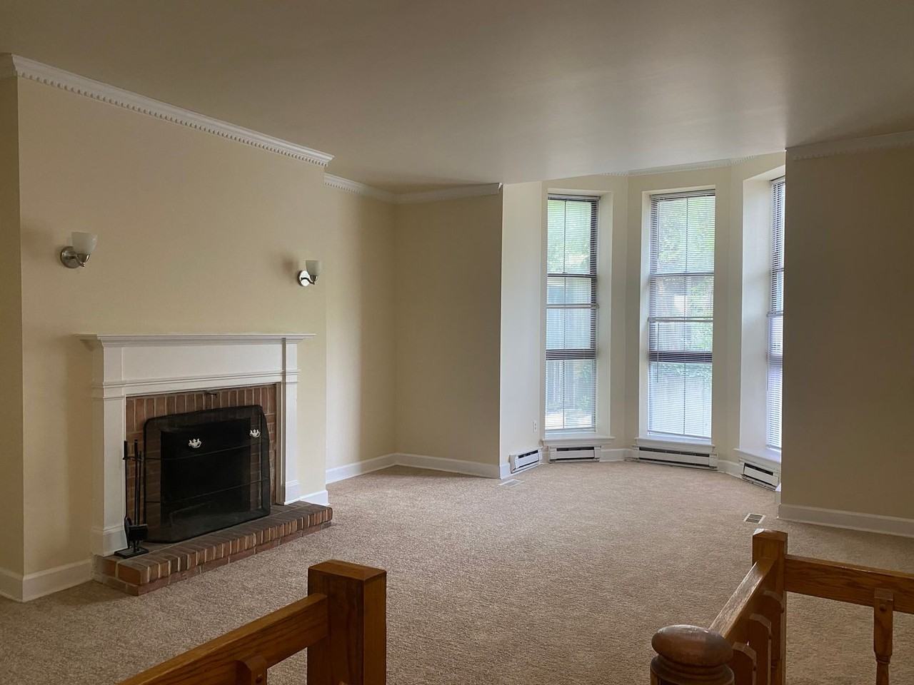 Beethoven Apartments - Photo 6 of 50