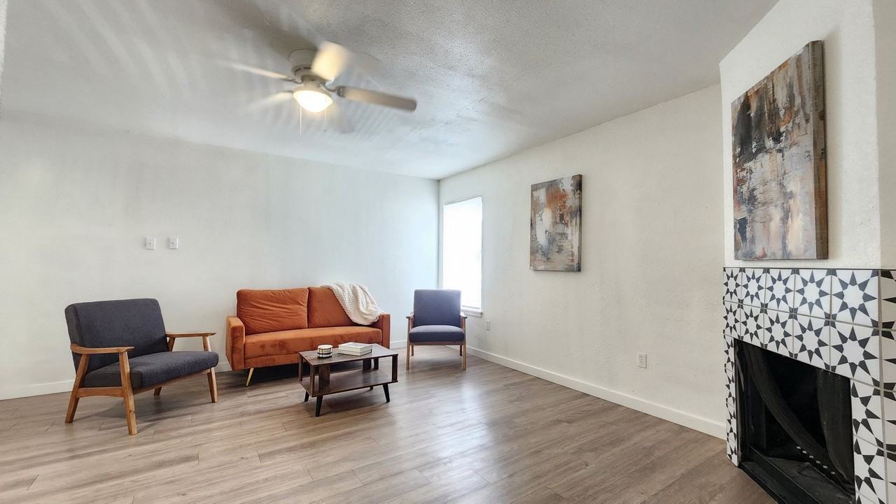 DR 2101 16th Street (Nomad Apartments) - Photo 3 of 40