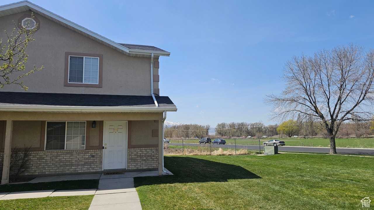 209 W 1305 S - Photo 2 of 11