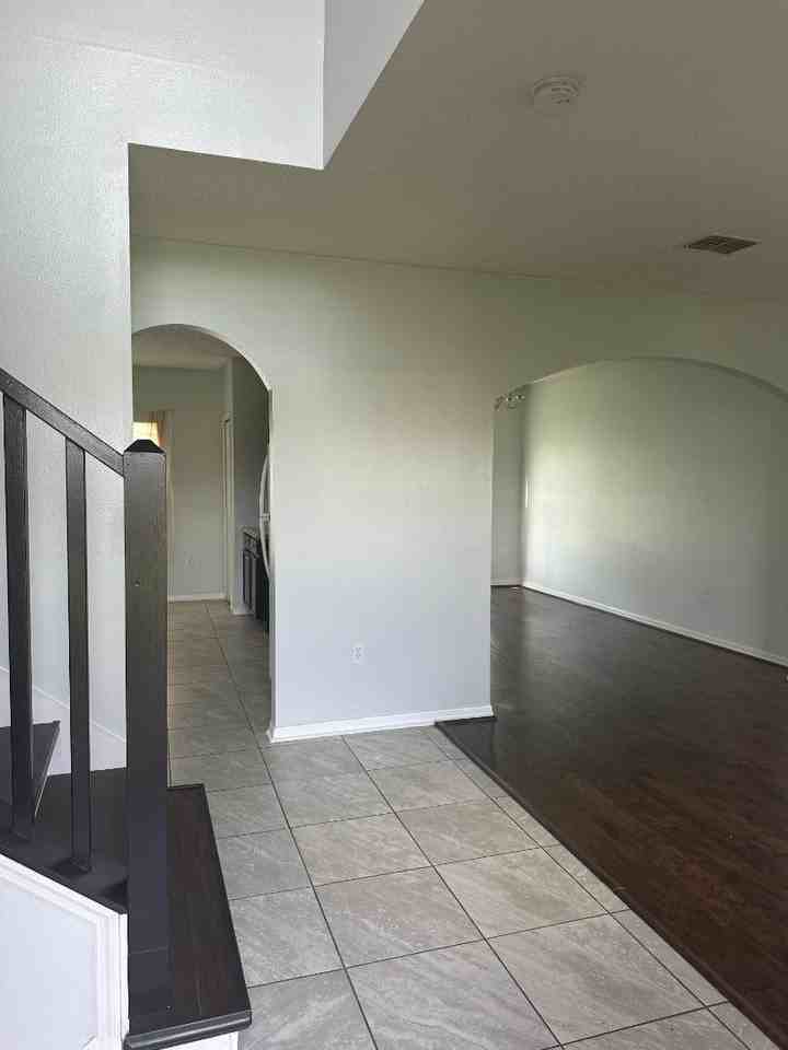 712 Parrot Ct - Photo 4 of 20