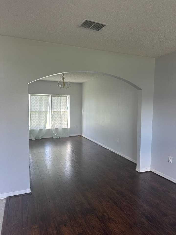 712 Parrot Ct - Photo 5 of 20