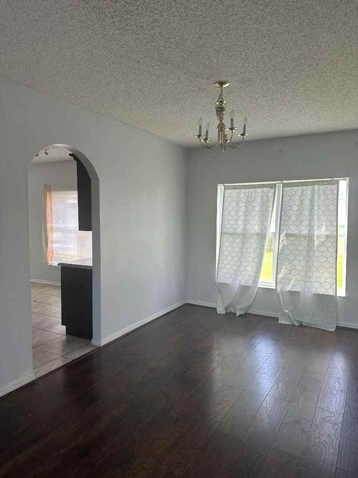 712 Parrot Ct - Photo 7 of 20