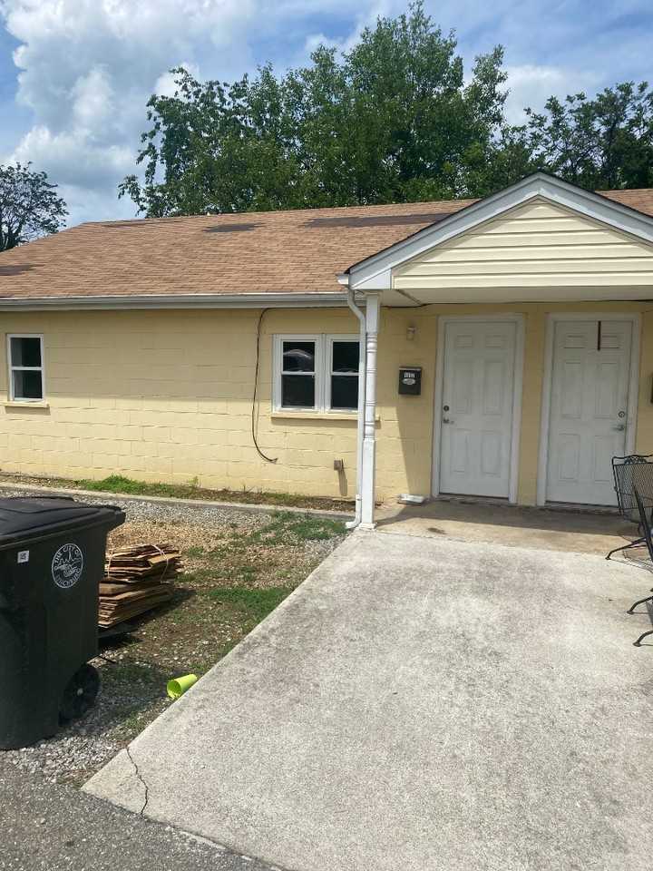 1812 Ozone Ct - Photo 2 of 18