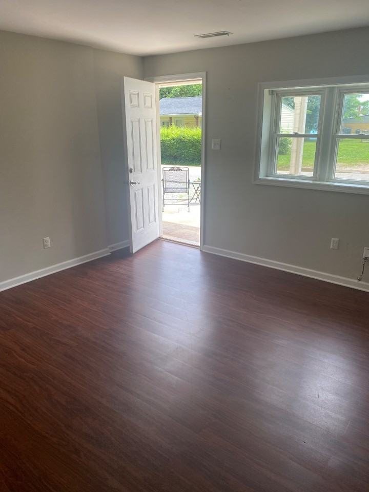 1812 Ozone Ct - Photo 4 of 18